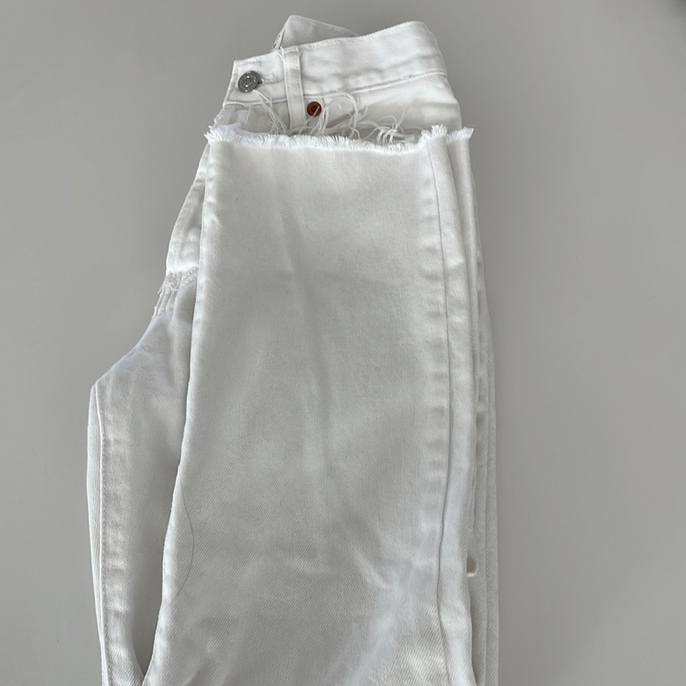 White jean